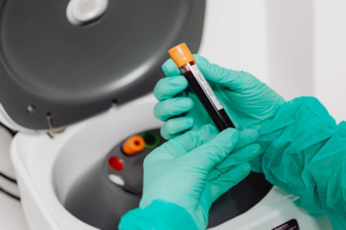 重庆助孕生子：专家解析重庆市妇幼保健院医生优选及代怀妈妈经验分享